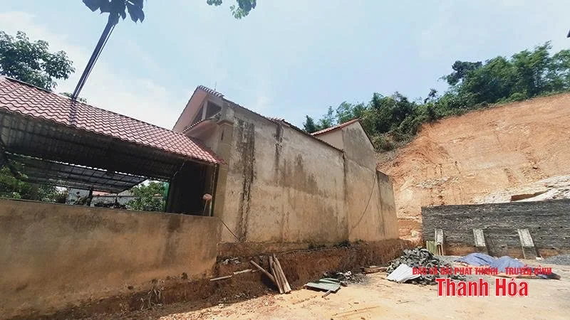 Nỗi lo lở sông, lở núi