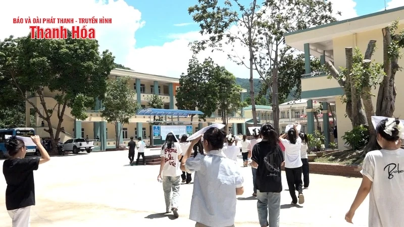 Kỳ thi Tốt nghiệp THPT năm 2025: Thí sinh huyện xa xôi nhất của tỉnh hoàn thành ngày thi đầu tiên 