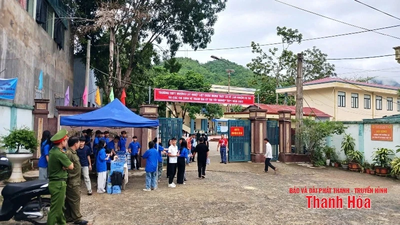 Kỳ thi Tốt nghiệp THPT năm 2025: Thí sinh huyện xa xôi nhất của tỉnh hoàn thành ngày thi đầu tiên 