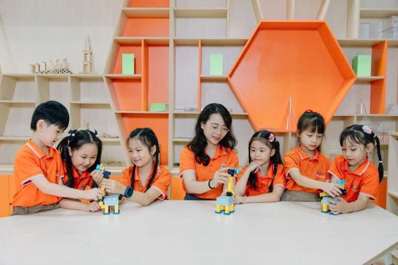 FPT School Thanh Hóa tổ chức lớp “Vui học thử - Trải nghiệm thật” vào tháng 7/2025