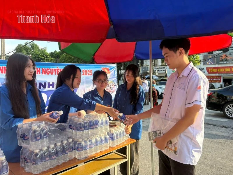 Hơn 6.500 thanh niên tình nguyện ra quân tiếp sức mùa thi