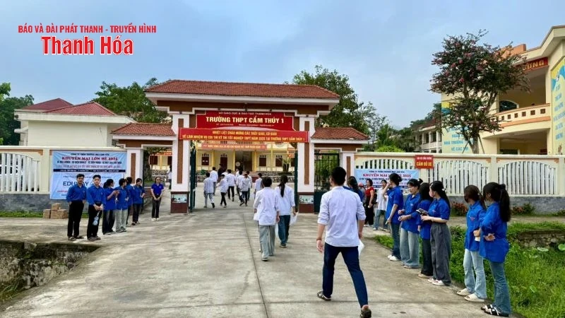 Hơn 6.500 thanh niên tình nguyện ra quân tiếp sức mùa thi