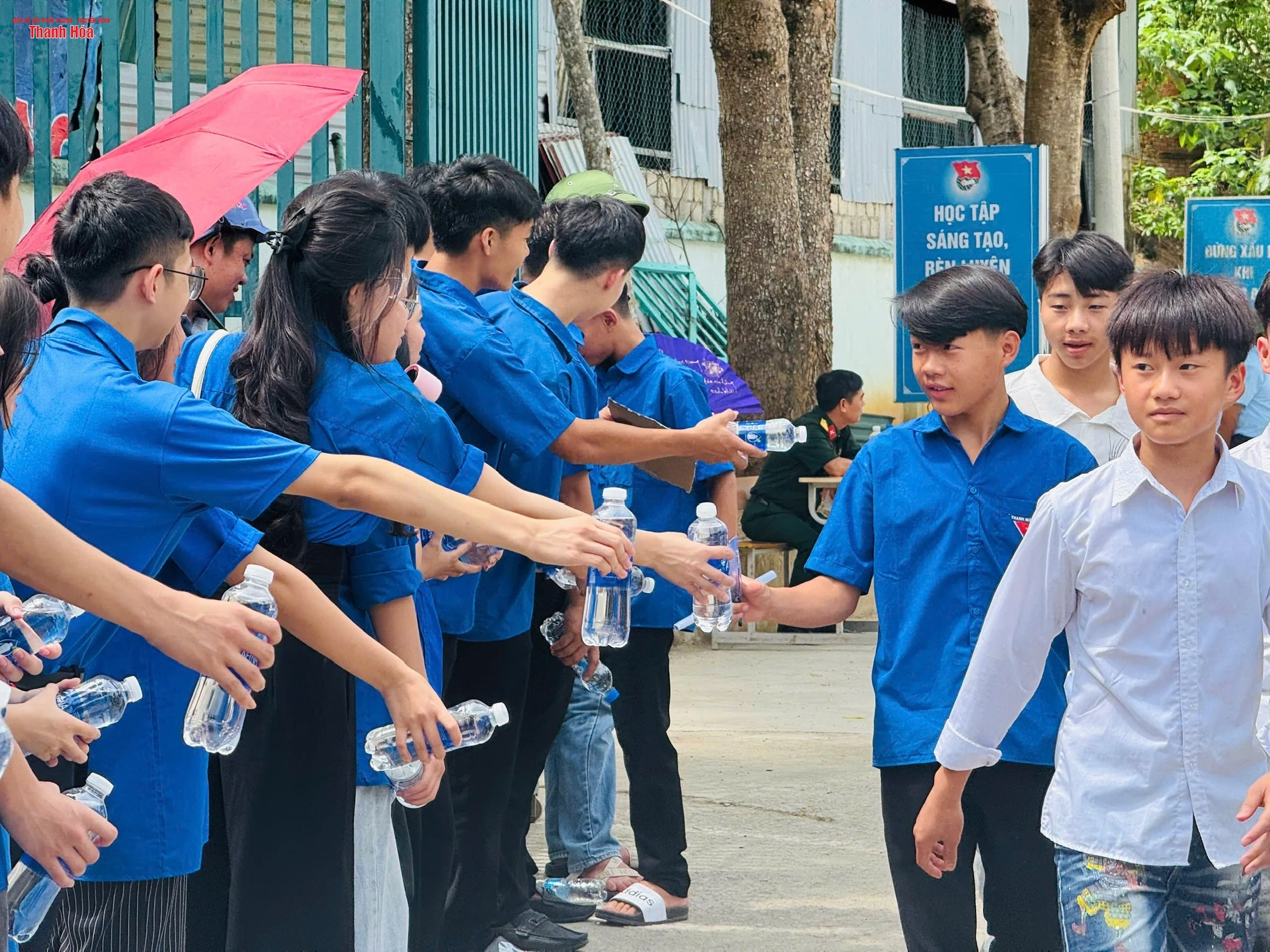 Hơn 6.500 thanh niên tình nguyện ra quân tiếp sức mùa thi