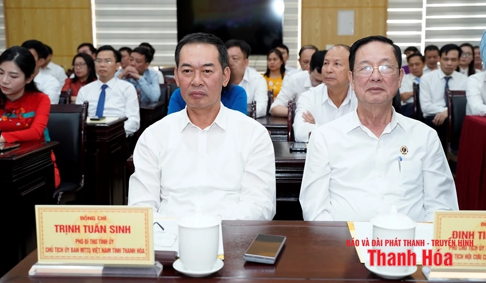 Công bố các quyết định về sắp xếp tổ chức bộ máy, cán bộ Cơ quan Ủy ban MTTQ tỉnh Thanh Hóa