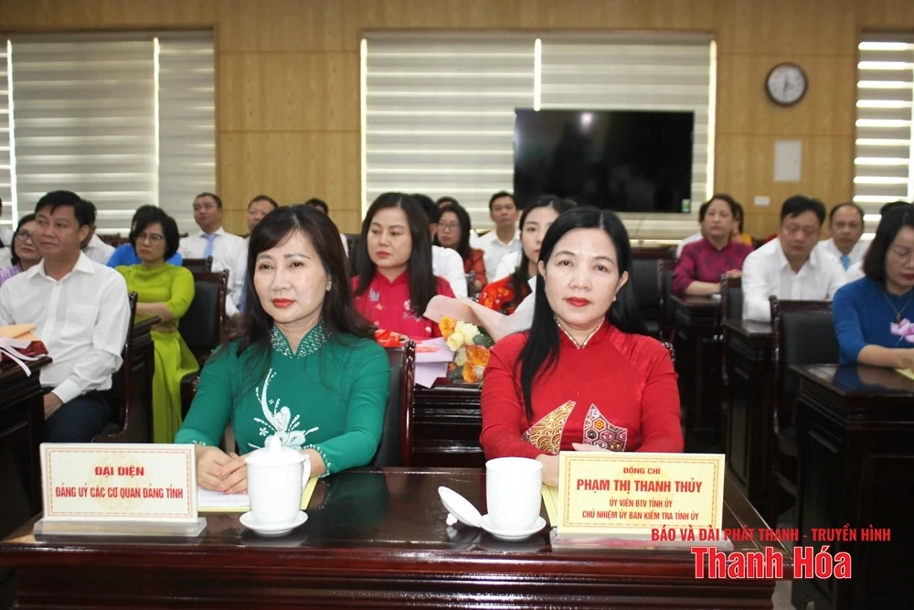 Công bố các quyết định về sắp xếp tổ chức bộ máy, cán bộ Cơ quan Ủy ban MTTQ tỉnh Thanh Hóa