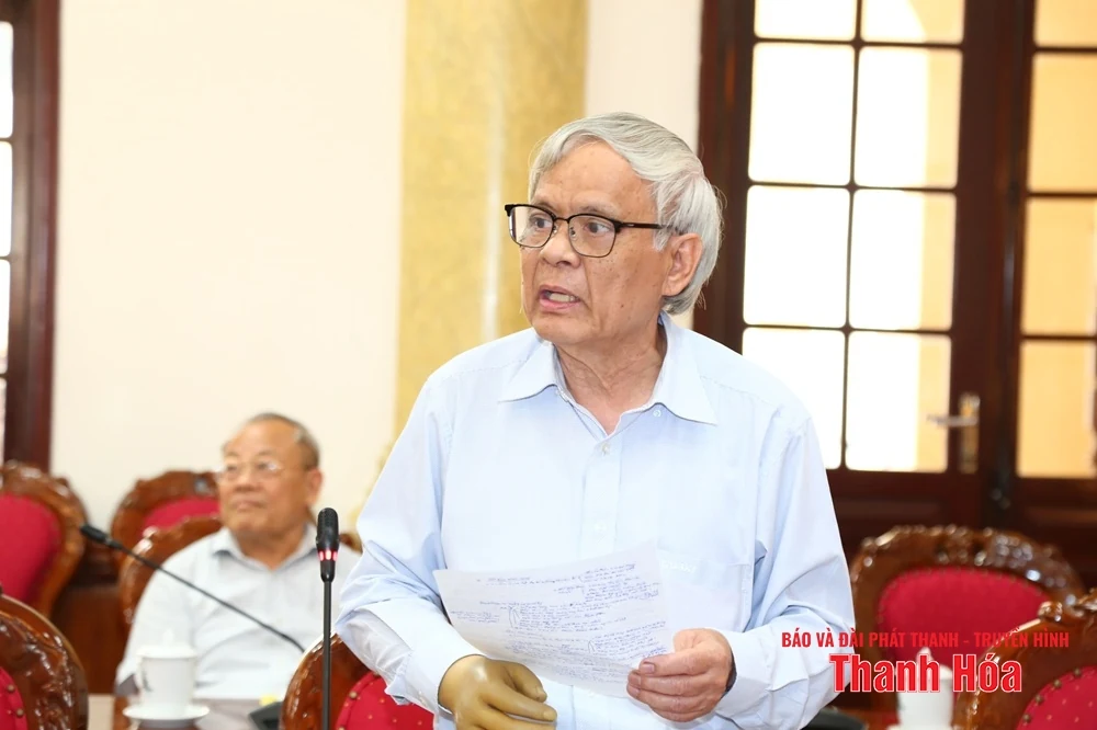 Các đồng chí nguyên lãnh đạo tỉnh góp ý vào dự thảo Báo cáo chính trị trình Đại hội Đảng bộ tỉnh lần thứ XX, nhiệm kỳ 2025-2030