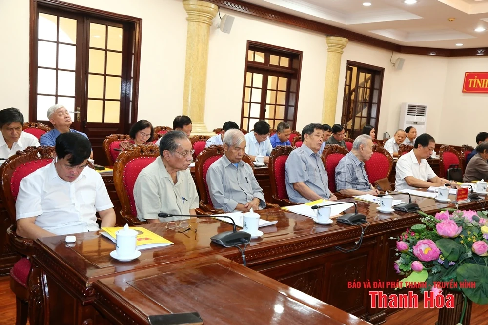 Các đồng chí nguyên lãnh đạo tỉnh góp ý vào dự thảo Báo cáo chính trị trình Đại hội Đảng bộ tỉnh lần thứ XX, nhiệm kỳ 2025-2030