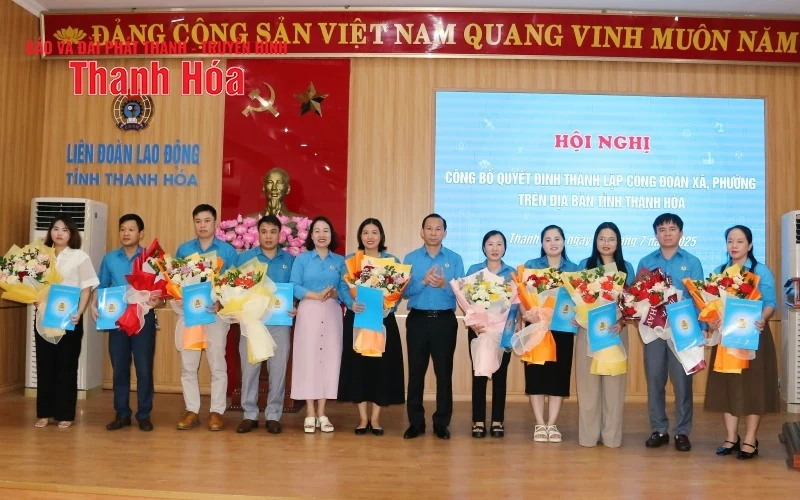 Công bố Quyết định thành lập 41 công đoàn xã, phường