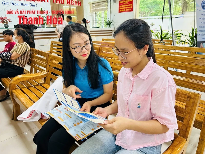 “Tấm thẻ BHYT giúp gia đình tôi an tâm hơn trong cuộc sống”