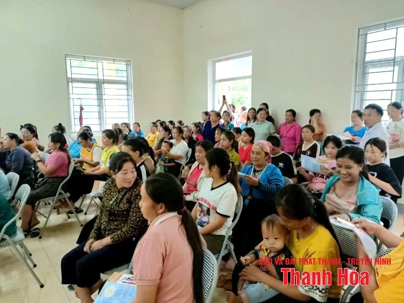 Mất cân bằng giới tính khi sinh tại Thanh Hoá: Thực trạng và giải pháp