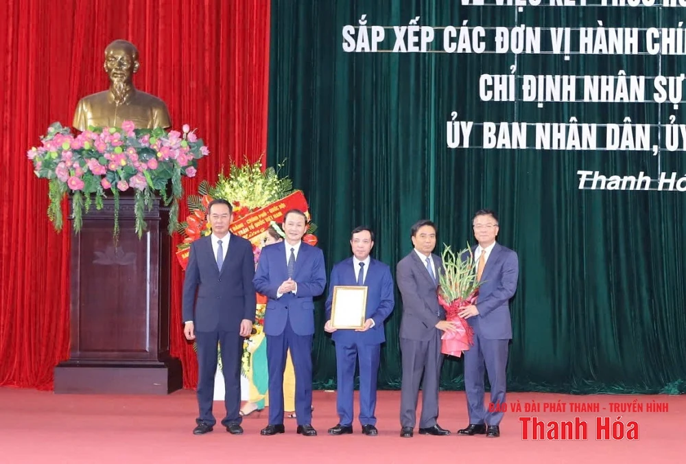 Thanh Hóa công bố các nghị quyết, quyết định của Trung ương, của tỉnh về sắp xếp tổ chức bộ máy và đơn vị hành chính