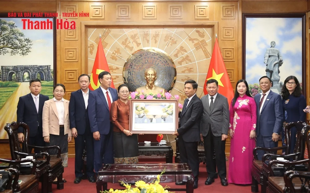 Bí thư Tỉnh ủy Nguyễn Doãn Anh tiếp xã giao Đại sứ đặc mệnh toàn quyền nước CHDCND Lào