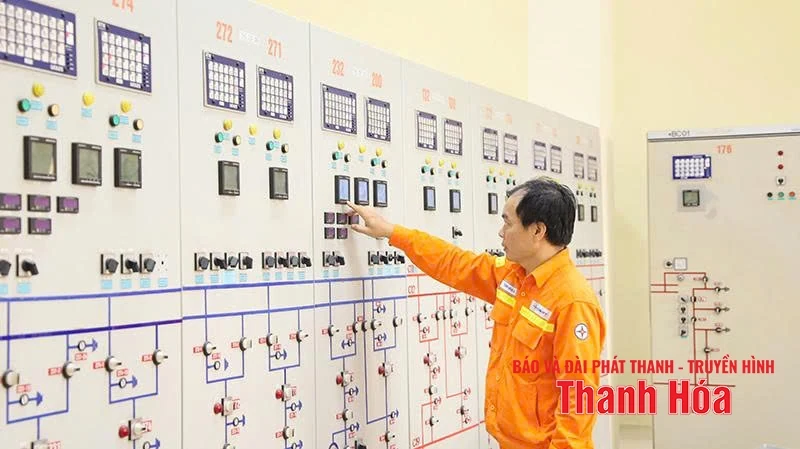 Bảo đảm truyền tải điện an toàn, liên tục mùa nắng nóng