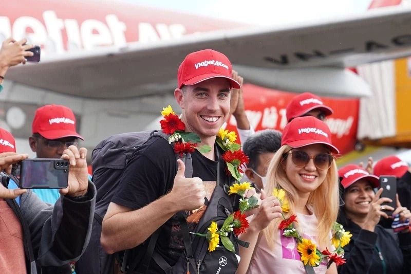 “Bay khắp thế giới, làm mới chất hè” cùng ưu đãi giá vé 77% từ Vietjet