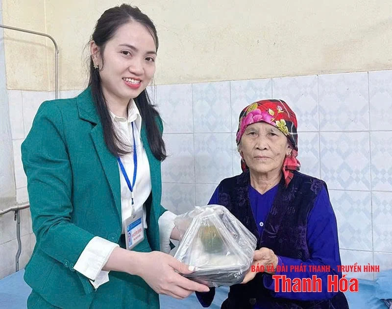 Những suất cơm miễn phí ấm lòng bệnh nhân