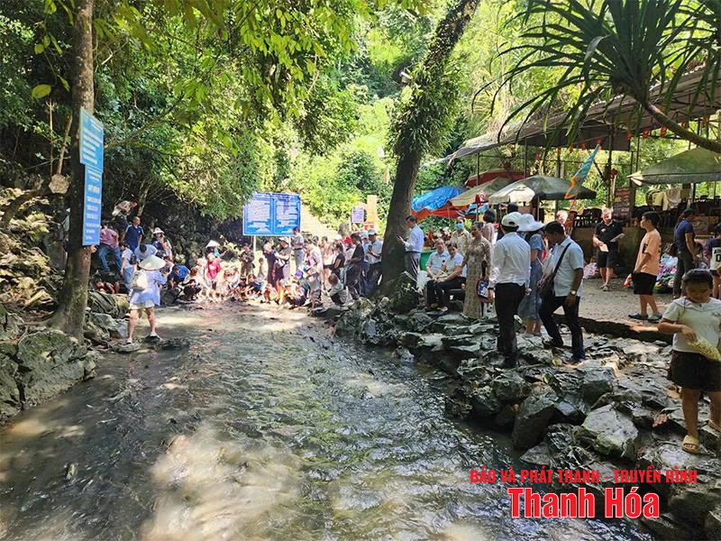 Những “điểm đến xanh” giữa ngày hè oi bức