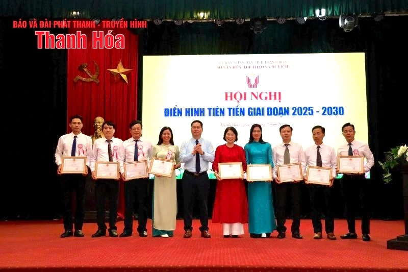 Sở VH,TT&DL khen thưởng 9 tập thể, 110 cá nhân điển hình tiên tiến