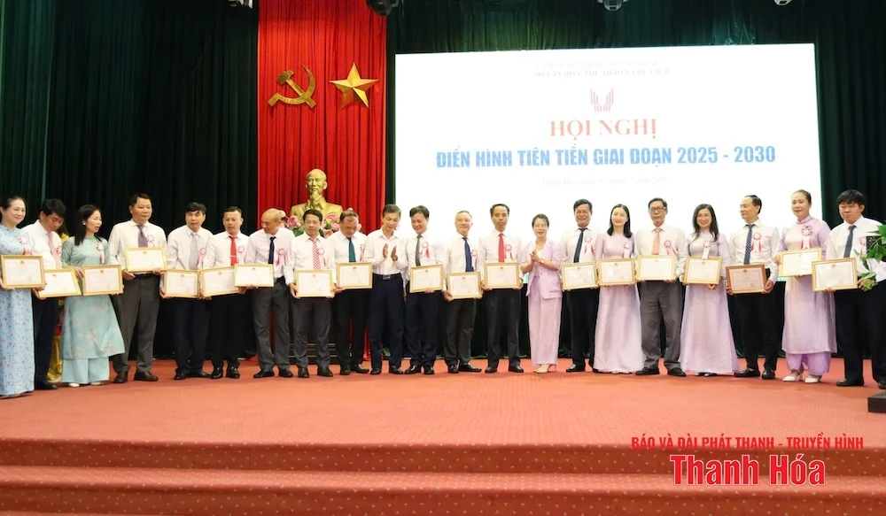 Sở VH,TT&DL khen thưởng 9 tập thể, 110 cá nhân điển hình tiên tiến