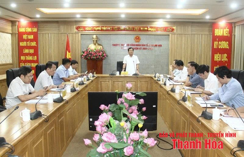 Giám sát công tác tuyển dụng, sử dụng và quản lý cán bộ lãnh đạo, giáo viên