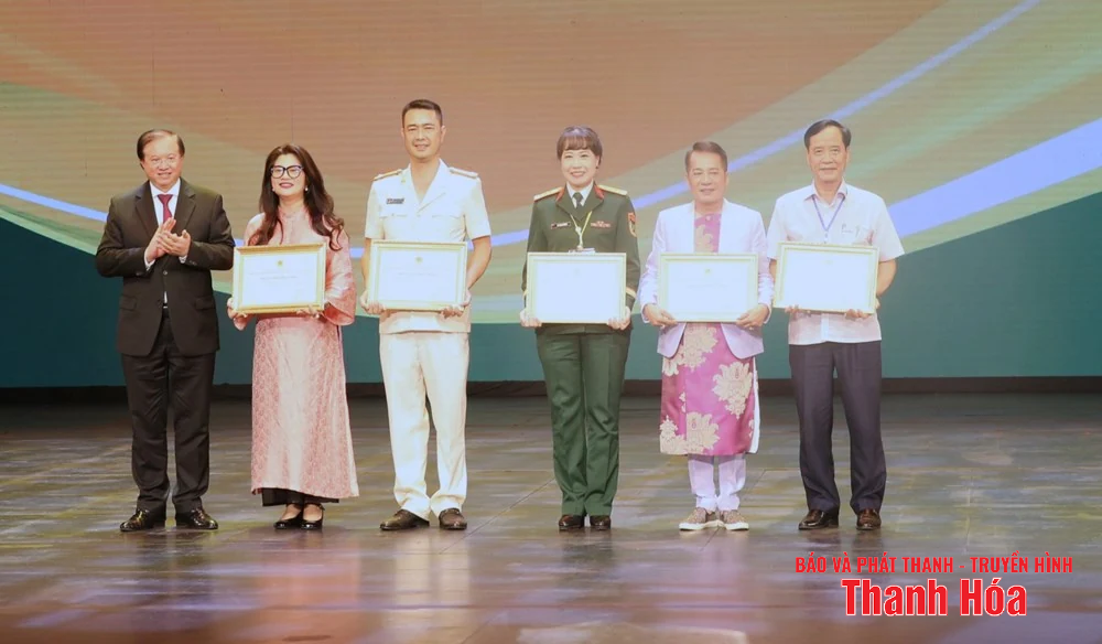 “Sấm dậy cửa Lạch Hới” thắng lớn tại Liên hoan Nghệ thuật sân khấu chuyên nghiệp toàn quốc