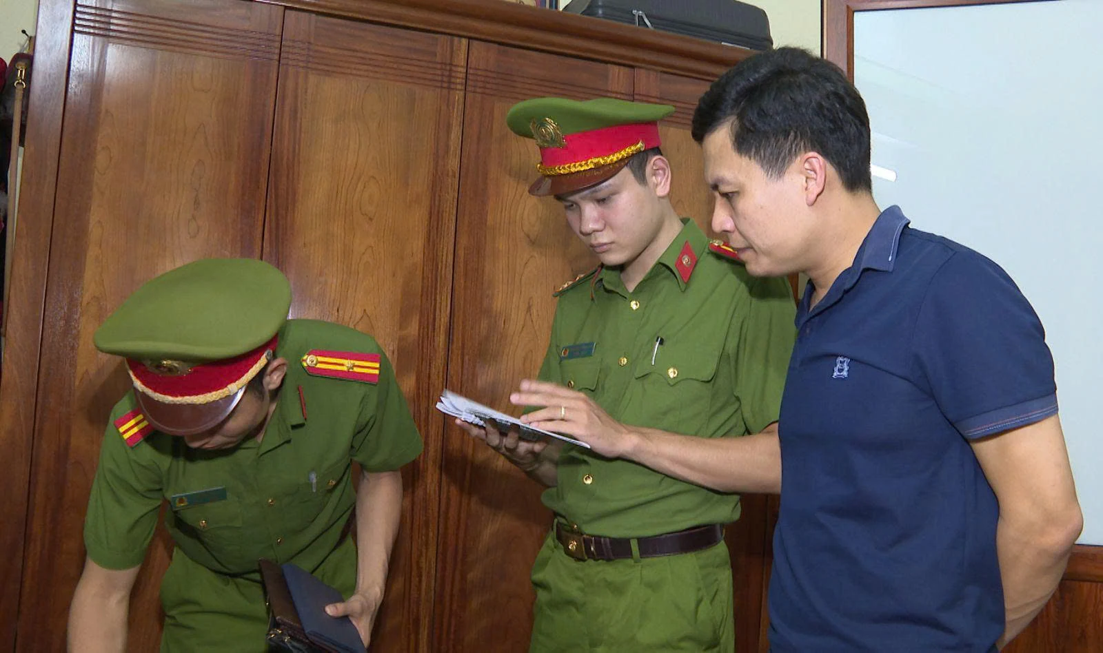 Tiếp tục bắt giữ nhiều đối tượng hình sự cộm cán