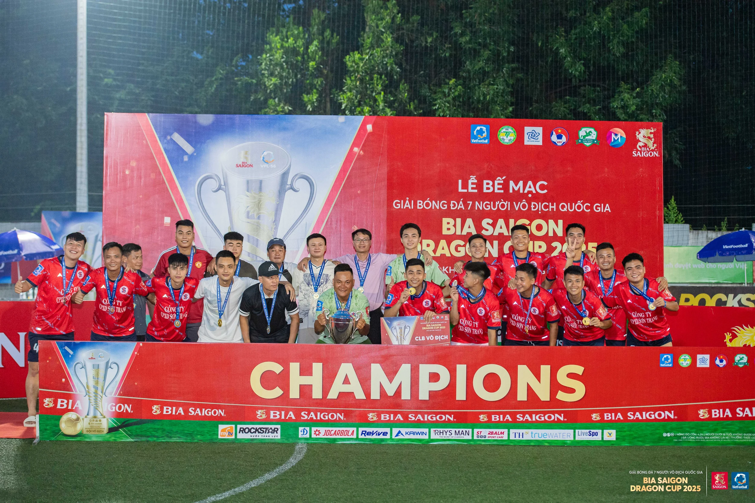 FC Sơn Trang vô địch giải Bóng đá 7 người quốc gia khu vực Bắc Trung Bộ, giành vé dự vòng chung kết toàn quốc