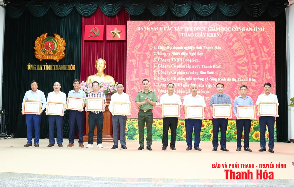 Đối thoại, lắng nghe ý kiến của các doanh nghiệp về công tác bảo đảm an ninh trật tự