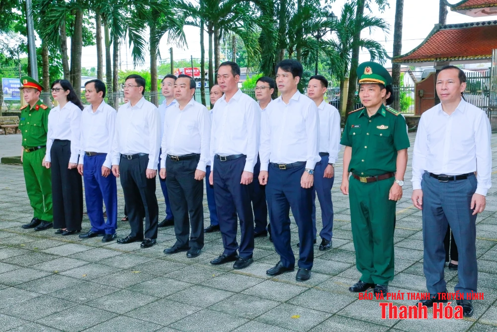 Phó Bí thư Tỉnh ủy, Chủ tịch Ủy ban MTTQ tỉnh Trịnh Tuấn Sinh viếng các nghĩa trang liệt sỹ tỉnh Tây Ninh