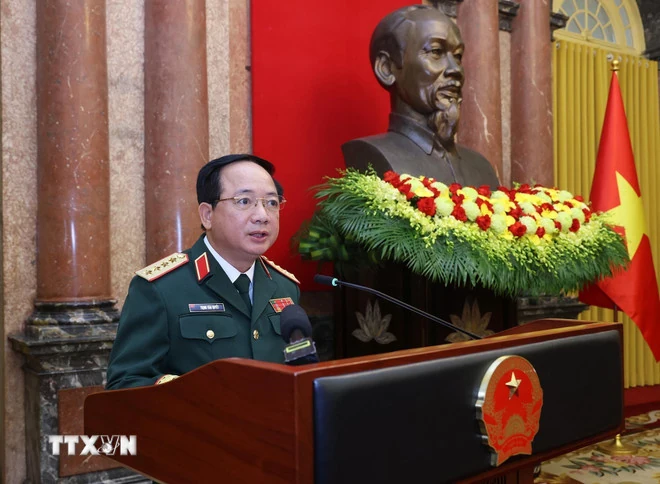 Chủ tịch nước trao quyết định thăng quân hàm cho sỹ quan Quân đội, Công an