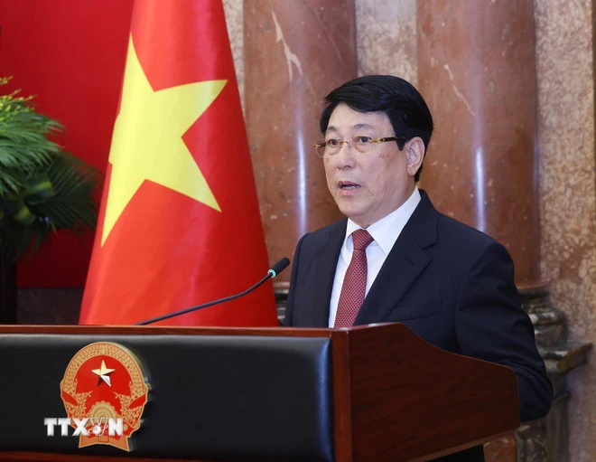 Chủ tịch nước trao quyết định thăng quân hàm cho sỹ quan Quân đội, Công an