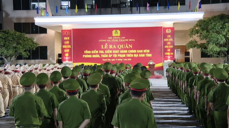 Đồng loạt ra quân thực hiện đợt cao điểm tổng kiểm tra, kiểm soát hành chính ban đêm