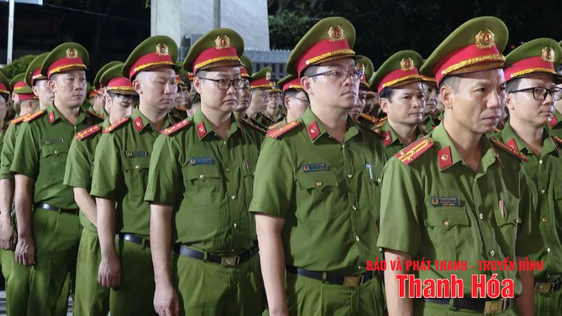 Đồng loạt ra quân thực hiện đợt cao điểm tổng kiểm tra, kiểm soát hành chính ban đêm