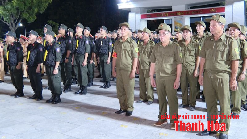 Đồng loạt ra quân thực hiện đợt cao điểm tổng kiểm tra, kiểm soát hành chính ban đêm