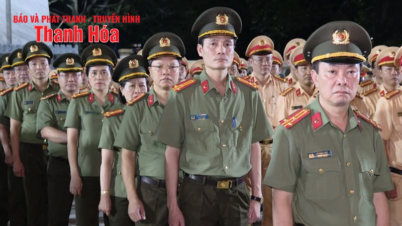 Đồng loạt ra quân thực hiện đợt cao điểm tổng kiểm tra, kiểm soát hành chính ban đêm