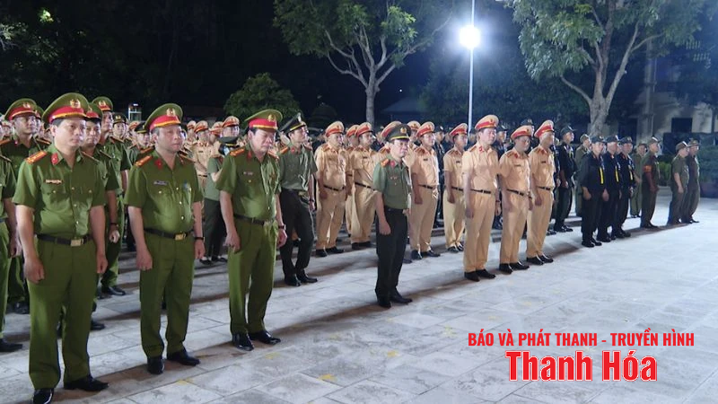 Đồng loạt ra quân thực hiện đợt cao điểm tổng kiểm tra, kiểm soát hành chính ban đêm