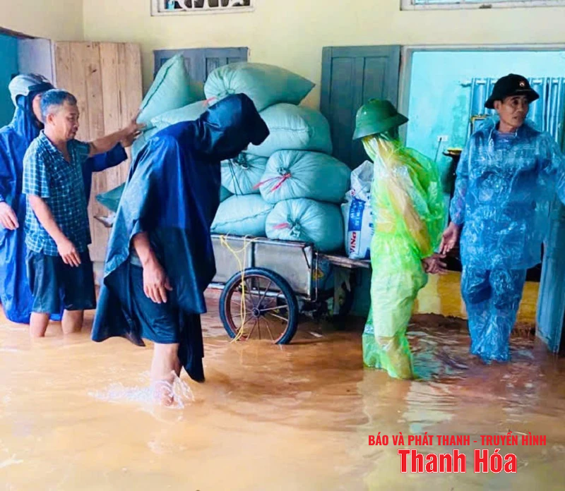 Nhiều hộ dân bị ngập lụt do mưa lũ