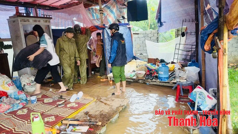 Nhiều hộ dân bị ngập lụt do mưa lũ