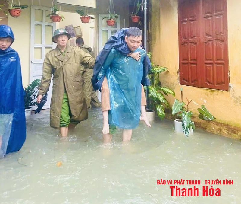 Nhiều hộ dân bị ngập lụt do mưa lũ