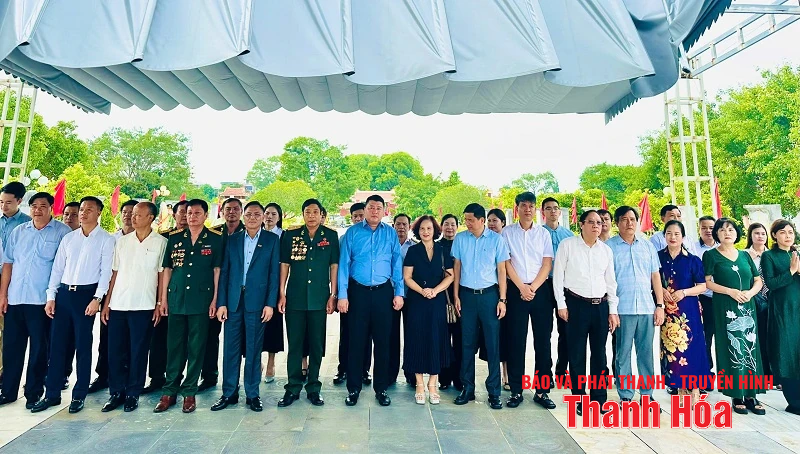 Hiệp hội Doanh nghiệp Thanh Hóa dâng hương tri ân các Anh hùng liệt sĩ