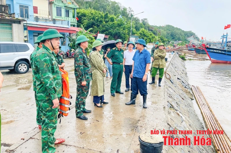 Kiểm tra công tác ứng phó với bão số 3 tại xã Hoằng Thanh và Hoằng Tiến