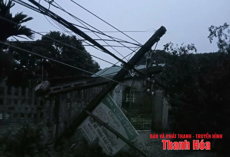 Cơ bản khắc phục xong sự cố điện do dông lốc