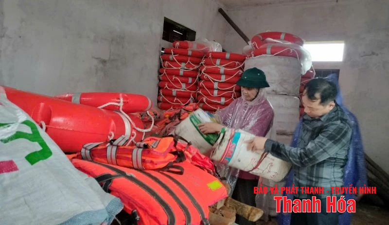 Các địa phương vùng biển Bắc Thanh Hóa: Linh hoạt tiêu úng, bảo vệ sản xuất sau khi bão đổ bộ