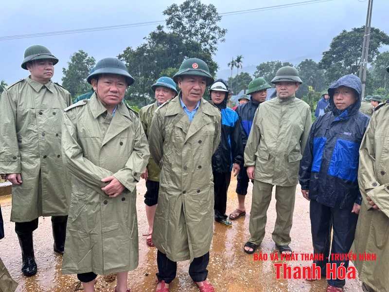 Phó Chủ tịch Thường trực UBND tỉnh Nguyễn Văn Thi kiểm tra, chỉ đạo công tác ứng phó với bão số 3