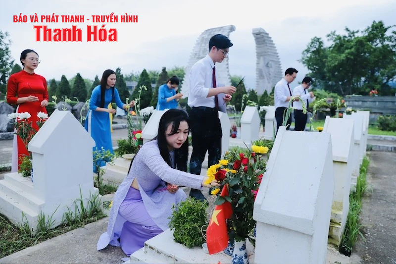 Tổng Công ty cổ phần Hợp Lực dâng hương tri ân các anh hùng liệt sĩ dịp 27/7