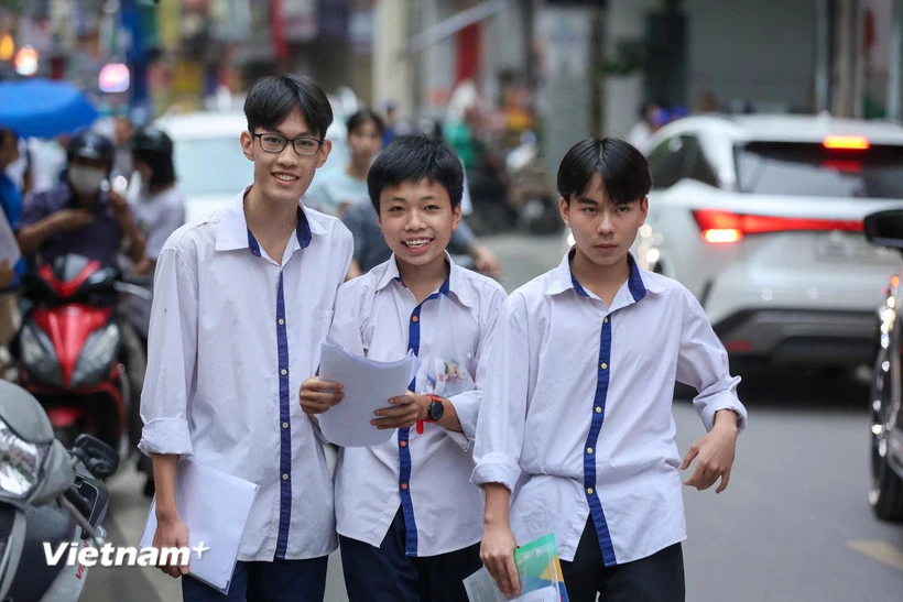 Bộ GD-ĐT công bố bách phân vị: 25 điểm khối A tương đương 23 điểm khối D