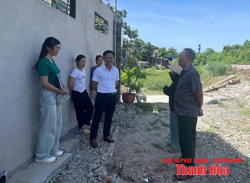 Sớm trả lại đường đi cho các hộ dân