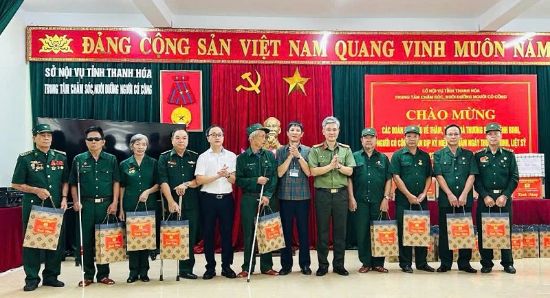 MobiFone tỉnh Thanh Hóa tri ân người có công nhân dịp 27/7