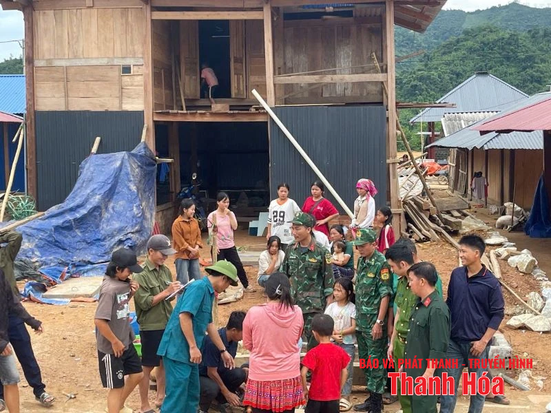 Các lực lượng quân sự, biên phòng hỗ trợ Nhân dân trước khi bão đổ bộ