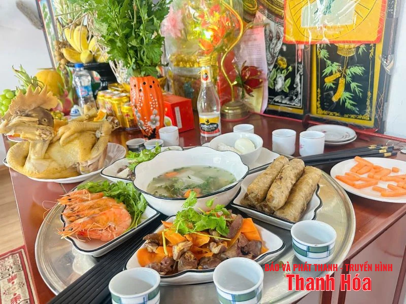 “Bữa cơm tri ân - Ấm áp nghĩa tình” tại các gia đình chính sách