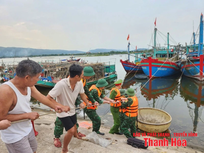 Bộ đội Biên phòng khẩn trương hỗ trợ Nhân dân ứng phó với bão số 3